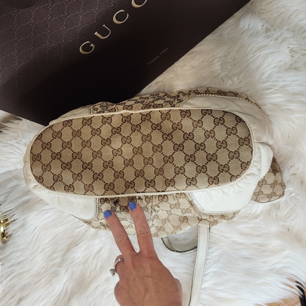 Gucci Monogram Bag - Picture 10 of 17